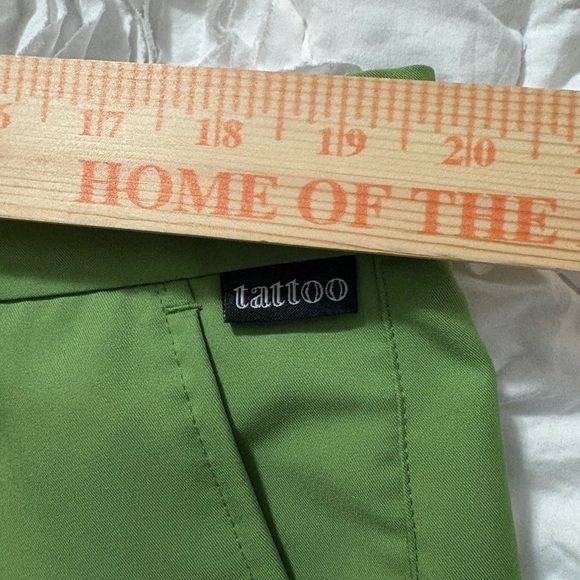 Tattoo Golf Green Flat Front Performance Golf Shorts. Size 38 - Picture 9 of 10